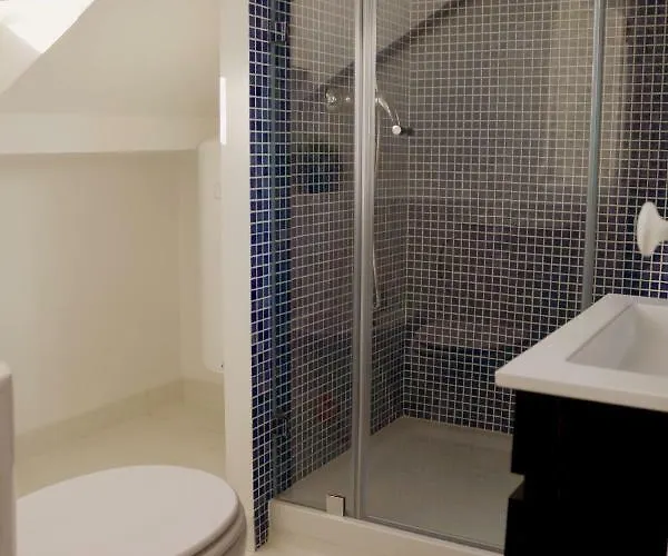 Like By Madrabica شقة